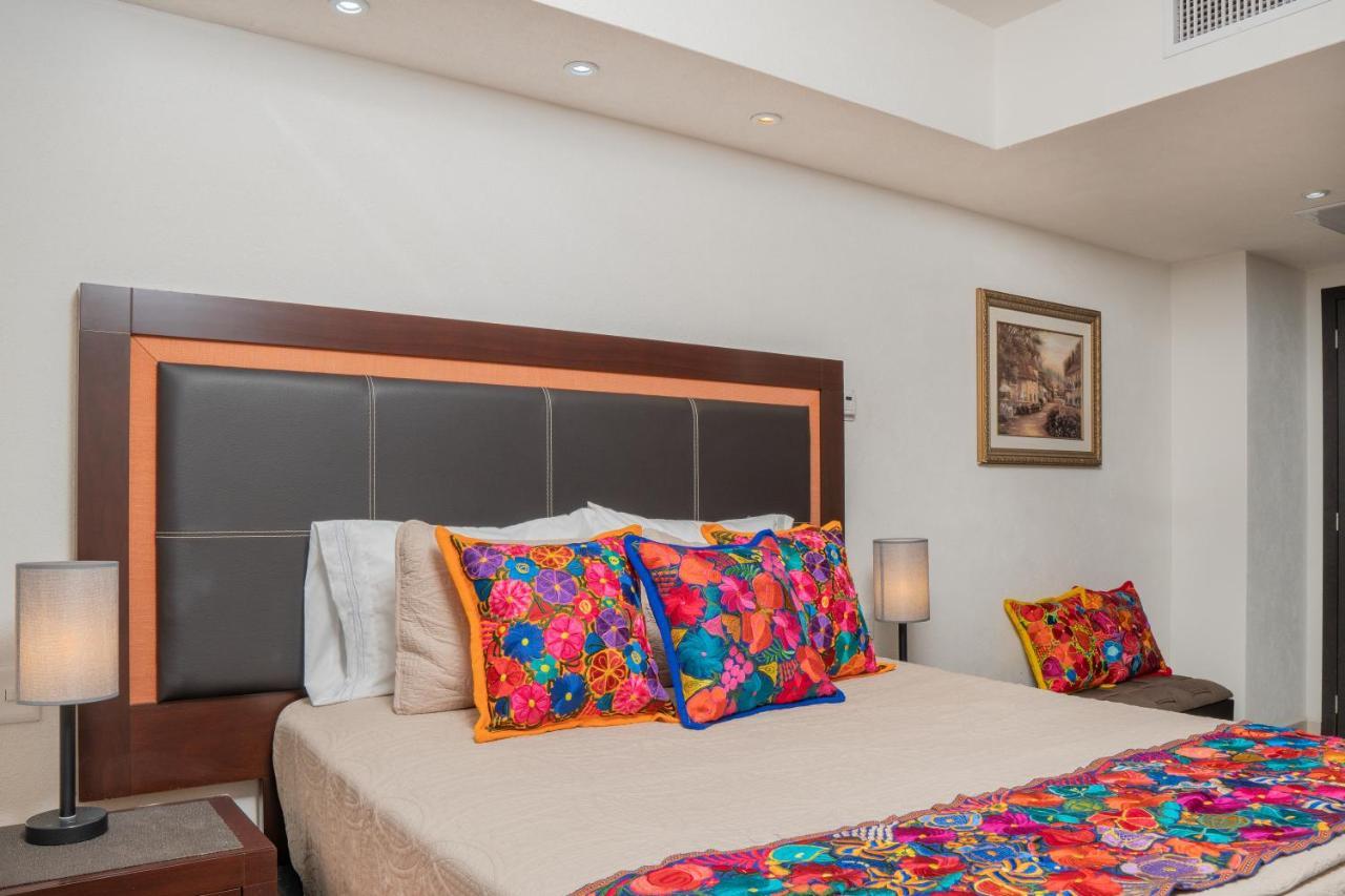 Ocean Front Condo Sleeps 4 Adults-Grand Venetian T3000-1606 Puerto Vallarta Buitenkant foto